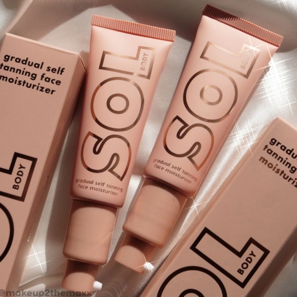SolBody Gradual Self Tanning Face Moisturizer, Fair to Light - Picture 2 of 3